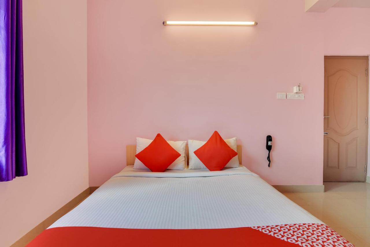 Oyo Flagship Lotus Lakeview Apartments Singānallūr エクステリア 写真