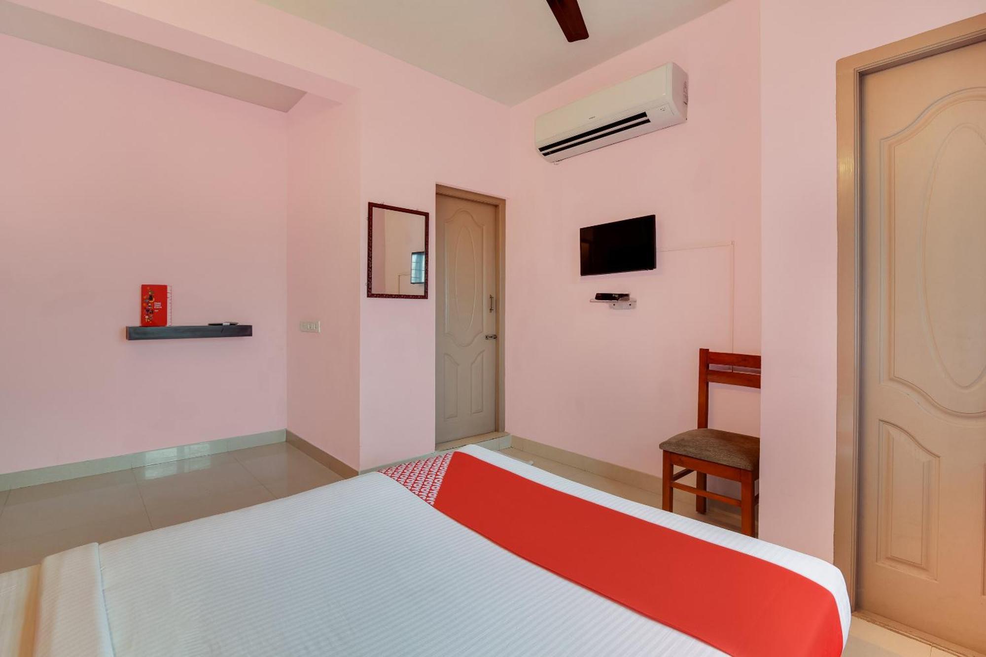 Oyo Flagship Lotus Lakeview Apartments Singānallūr エクステリア 写真
